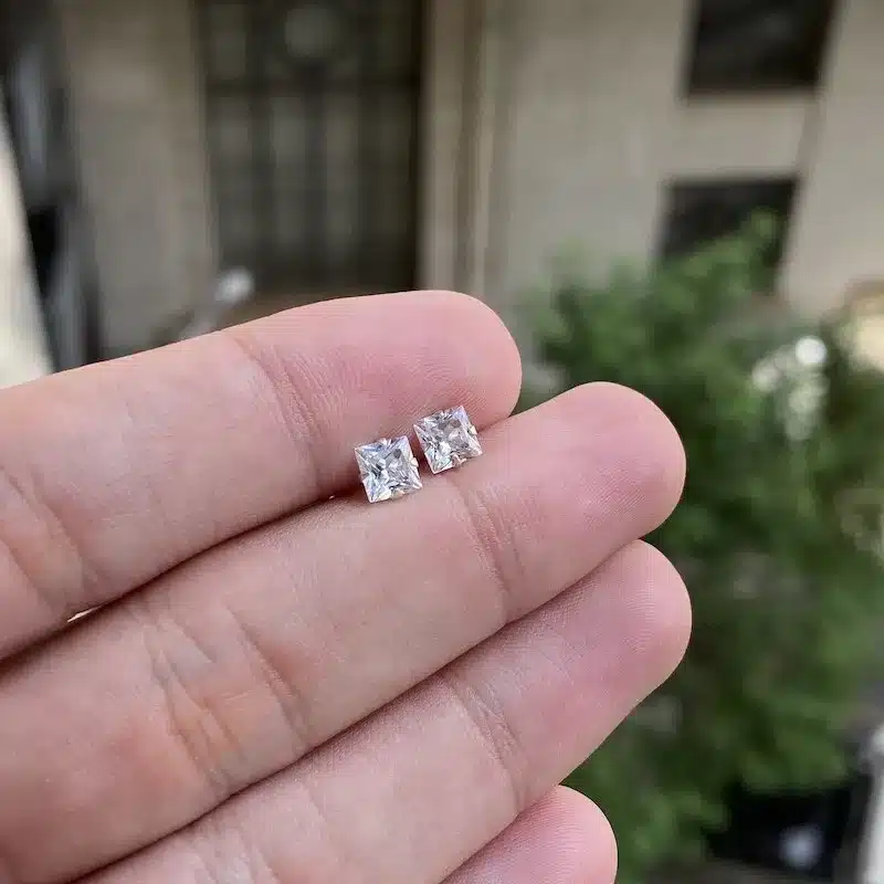 Brinco Pedra De Zircônia (5mmX5mm) (PRATA 925) - Imagem 2