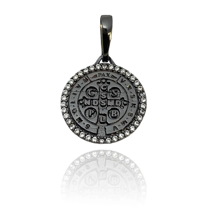 Pingente Medalha São Bento Cravejada em Zircônia (2,4cmX2,1cm) (Banho de Ônix) - Imagem 1