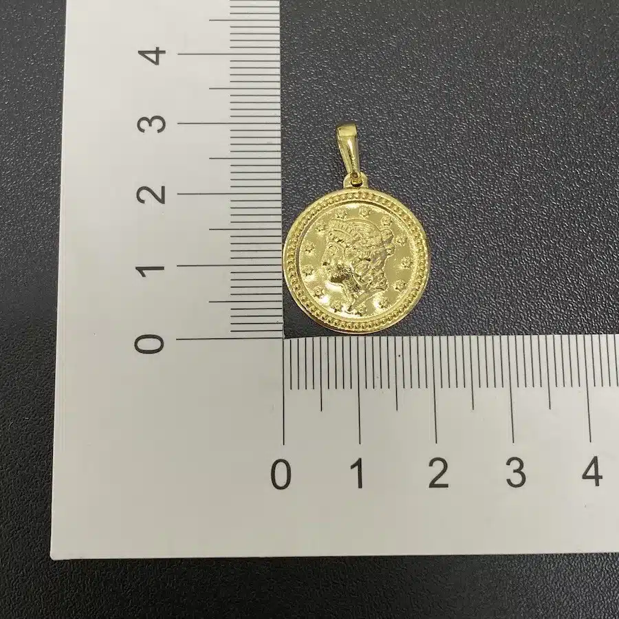 Pingente Moeda Romana (2cmX2cm) (Banho Ouro 24k) - Imagem 3